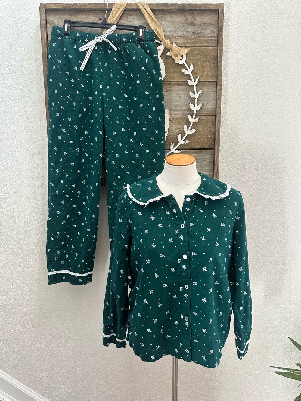 Rachel Ashwell green flannel pajama set ladies size Small